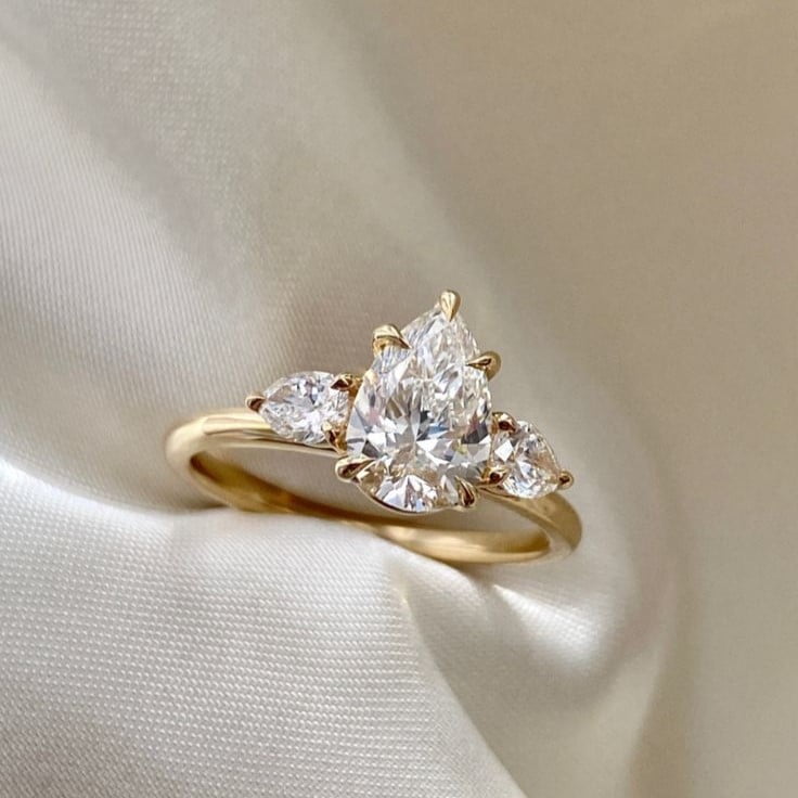 Damla Nişan Yüzüğü