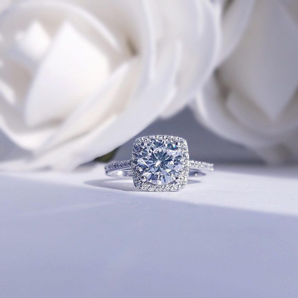 Kare Kesim Tektaş Yüzük